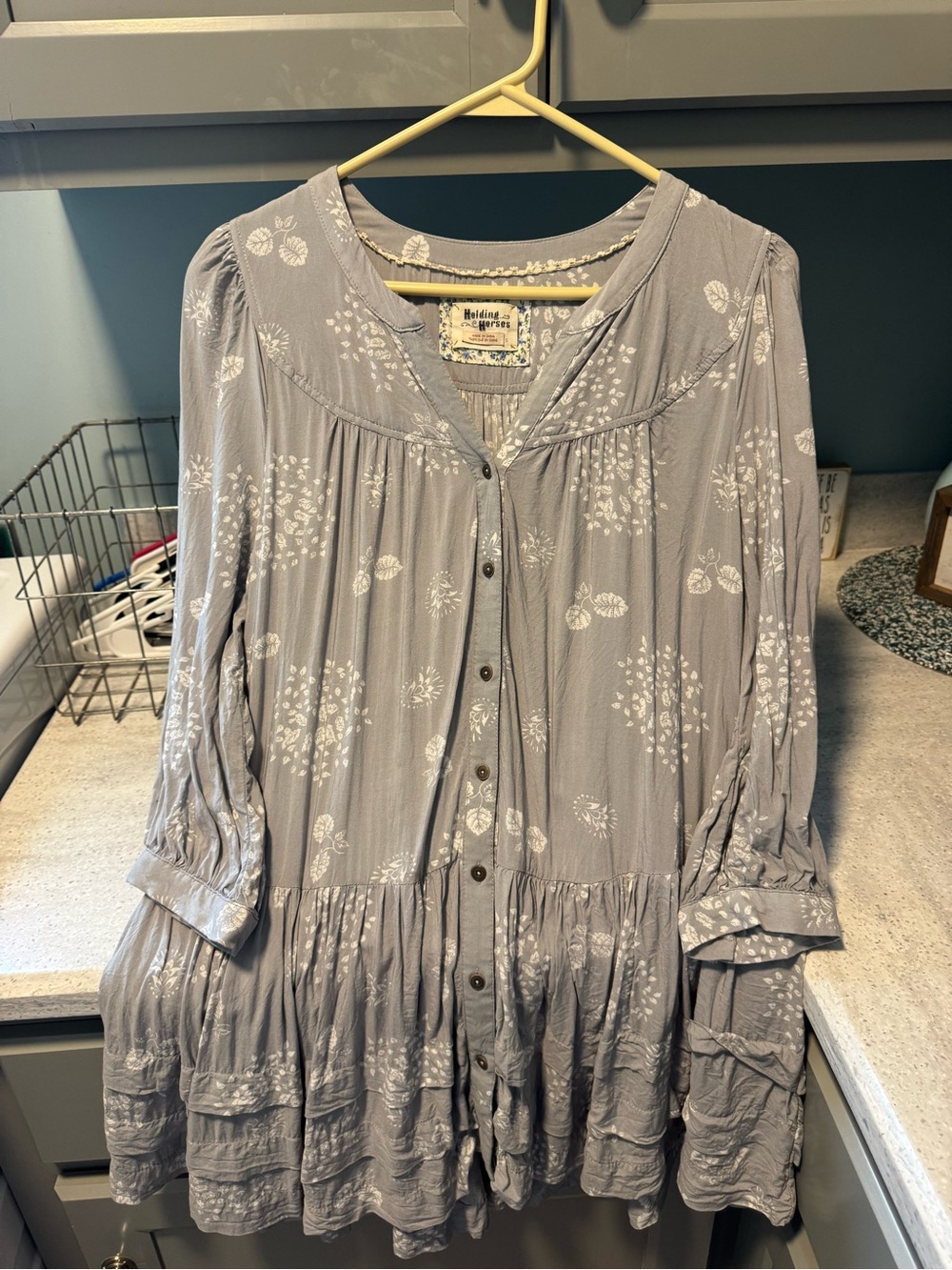 HOLDING HORSES Light Gray Floral Button-Front Tunic